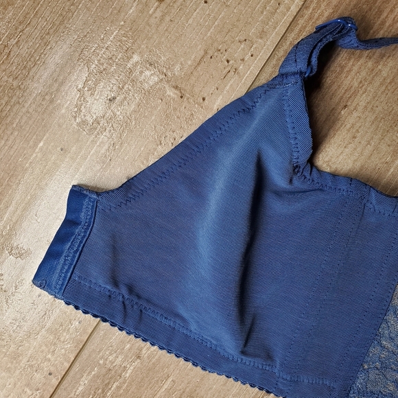 Wacoal Women's Blue and Gray Lace Underwire Bra Size 34C EUC - Picture 9 of 16